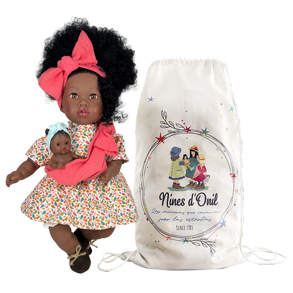 Nines D'Onil: Alika με πολύχρωμο φόρεμα και μωρό σε μάρσιπο - 40 εκ. (NDO-3780)